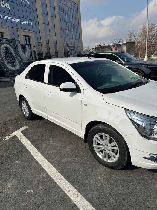 Cobalt aftomat 2023-yil 75 000 km Rangi: Oq