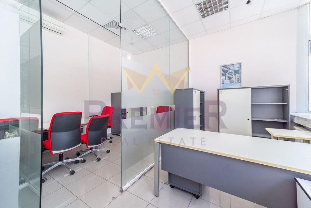 Дава се под наем Офис в Каварна - 120 кв.м за 620 € - Снимка #1
