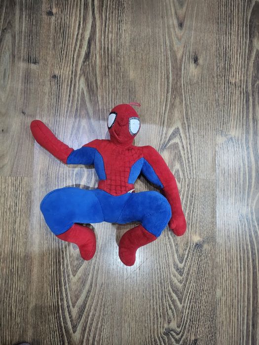 Plusuri cu licență, buburuza Elsa spiderman trolii buretele bob