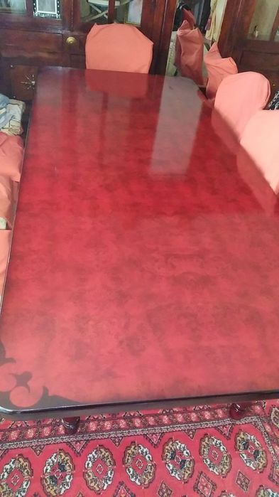 Стол со стульями