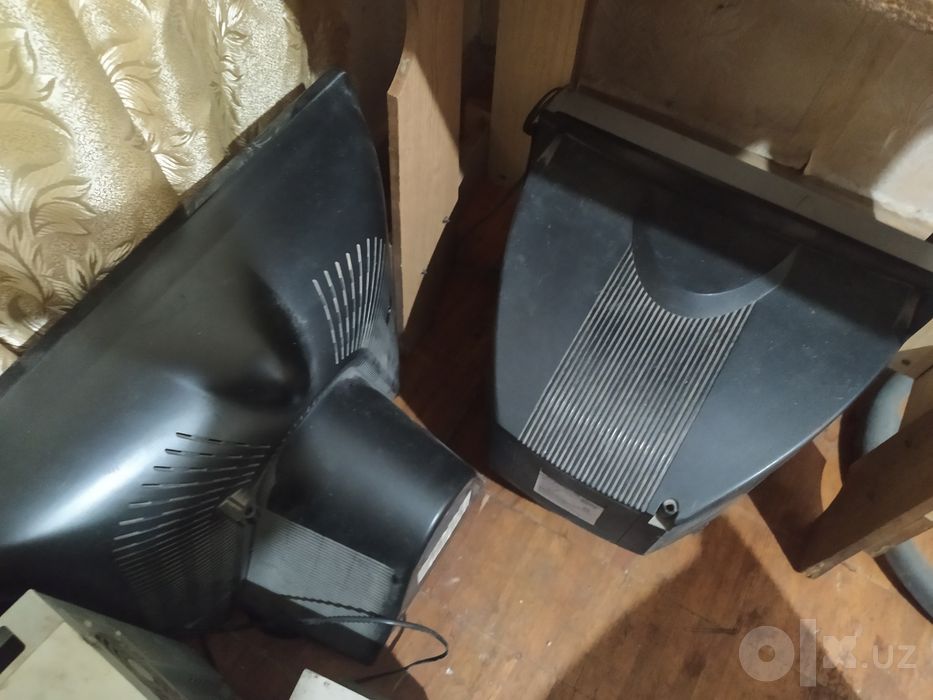 Продаю 4 тевезора не дорого Панасоник работает 61 дюйм