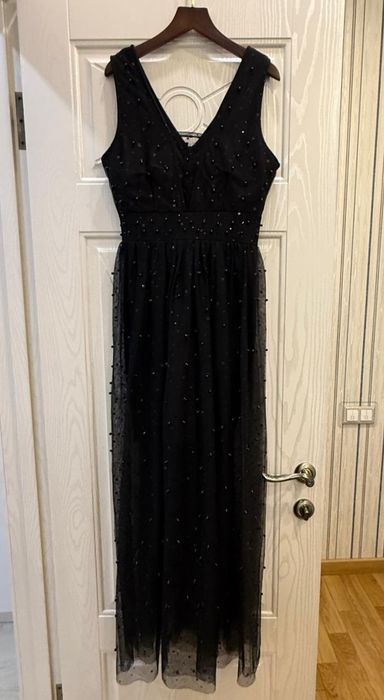 Нарядные женские платья.