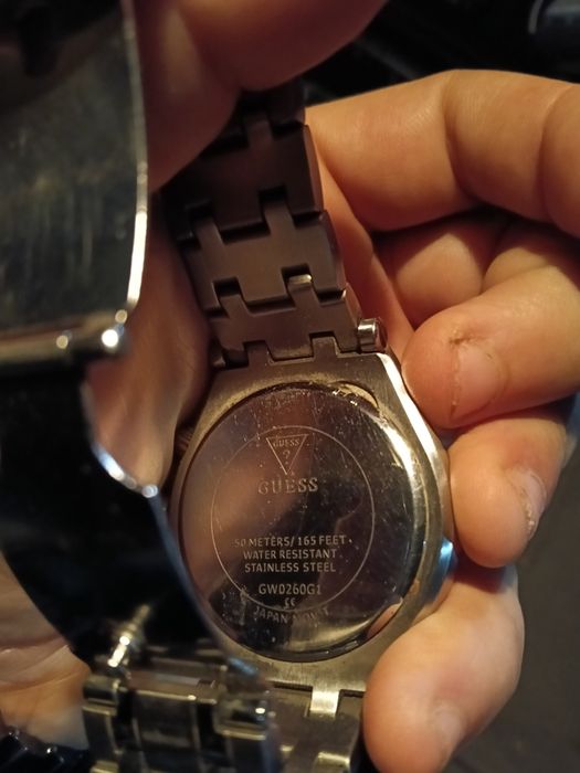 ceas guess barbatesc