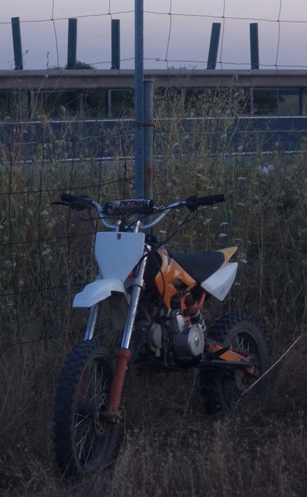Vand cross 125cc. Astept oferte!!
