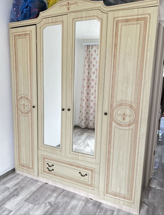 Продам Шкафы и комод. Не дорого.