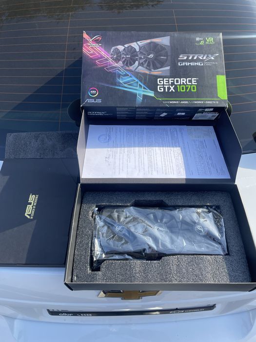 1070 8 GB Asus Strix