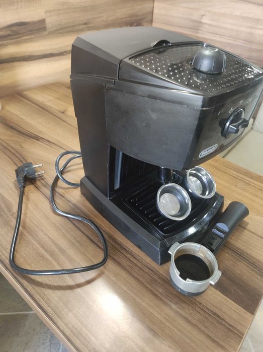 Продавам кафемашина DELONGHI EC-151B