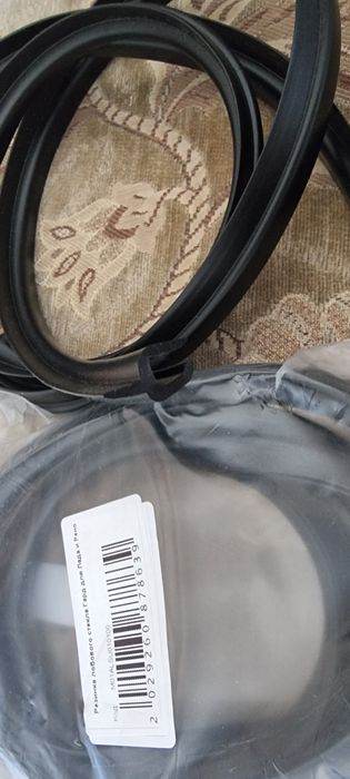 Уплотнитель лобового стекла для Лада Веста  и Рено