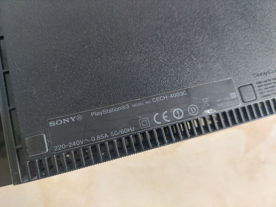 [PS3] Vând consolă SONY PlayStation 3 super sLim de 512GB + 2 manete originale [MODABILĂ] //poze reale