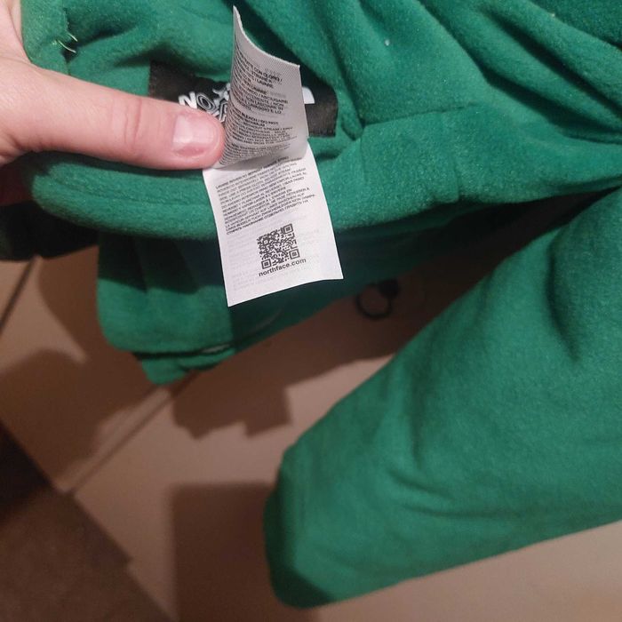 Продавам  зимно яке с две лица THE NORTH FASE