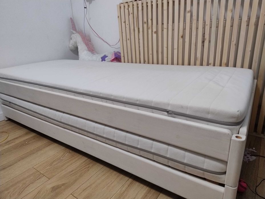 Pat Ikea UTÅKER dublu suprapus, cu doua saltele