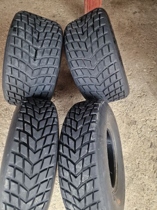 Vând anvelope atv