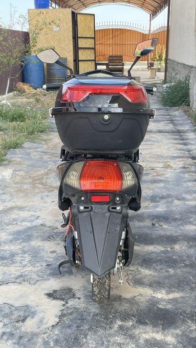 Продаю скутер Sujie