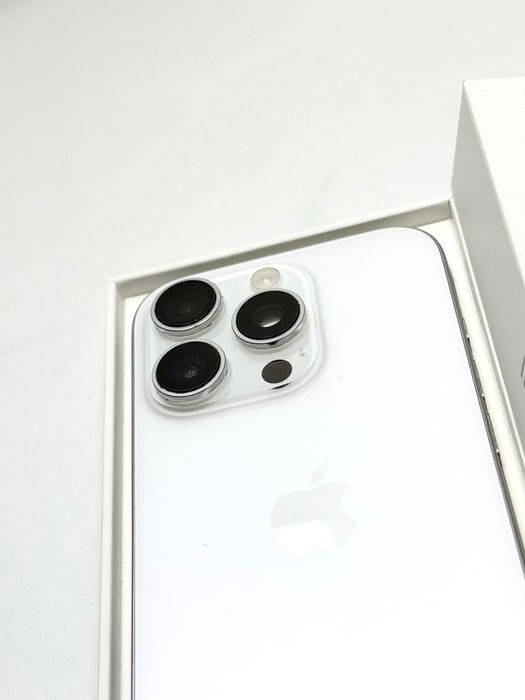 Apple iPhone 16 Pro White Titanium 256ГБ
