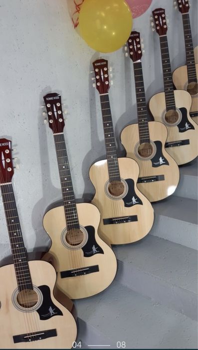 Гитара акустическая