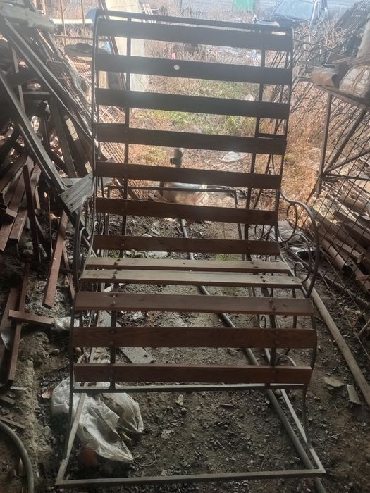 Кресло качалка из металла