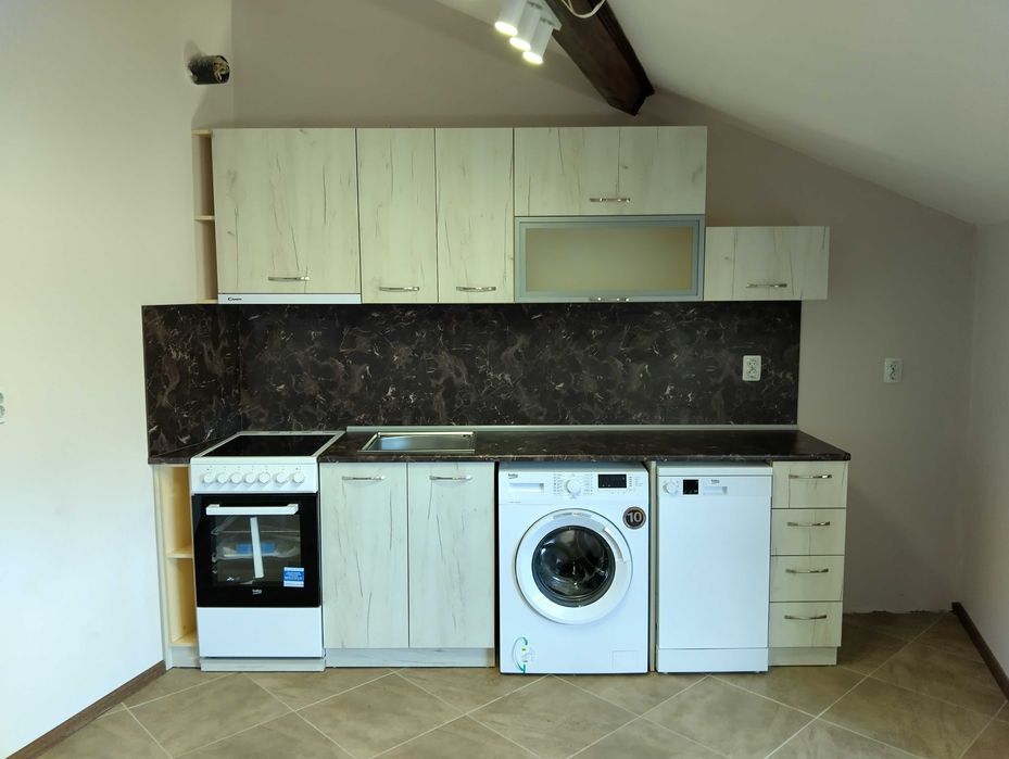 Дава се под наем Двустаен апартамент в Силистра, Център - 67 кв.м за 255 € - Снимка #1