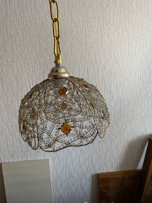 Продам люстры недорого