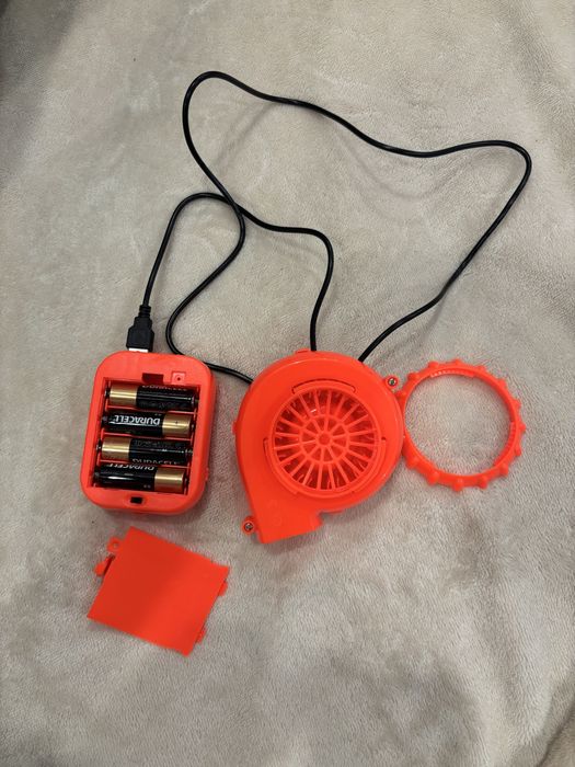 Продам новый праздничный надувной костюм