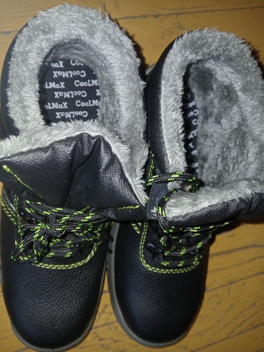 Нови работни обувки защитни