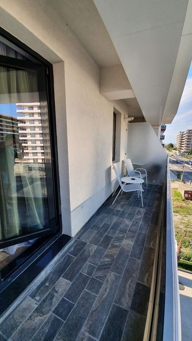 Închiriez 2 garsoniere în Mamaia Central și Ștefan Building Lake
