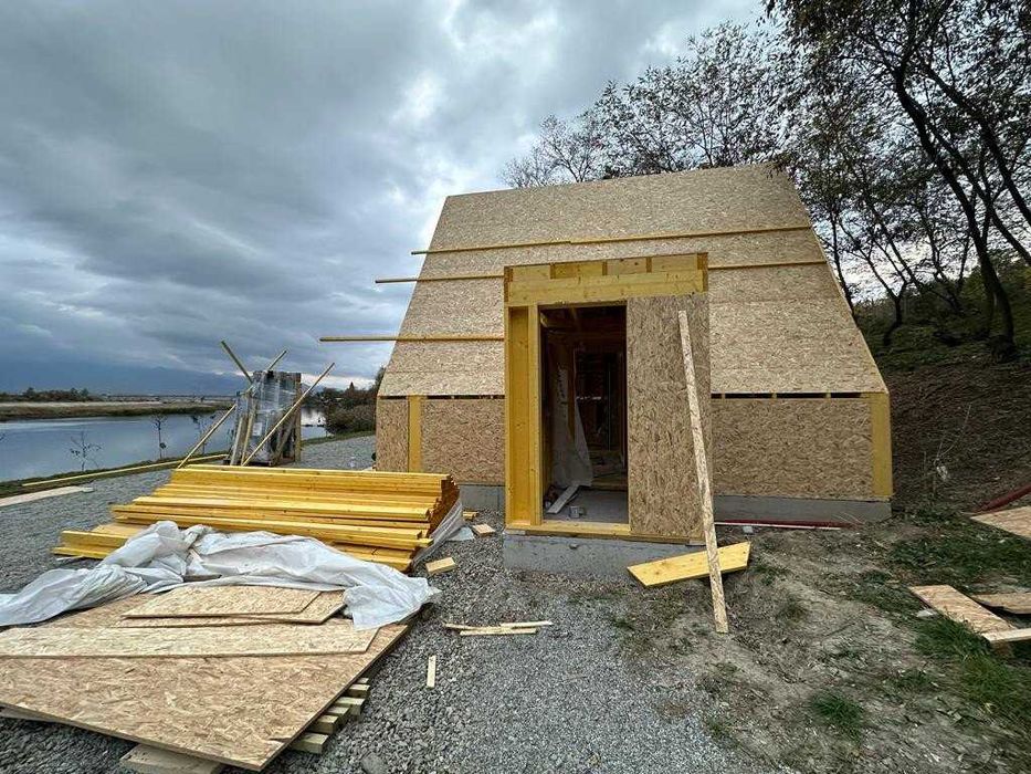 Case din Lemn, Casa Modulara, Garaje Auto si Containere stil birou din structura metalica si panou sandwich termoizolant