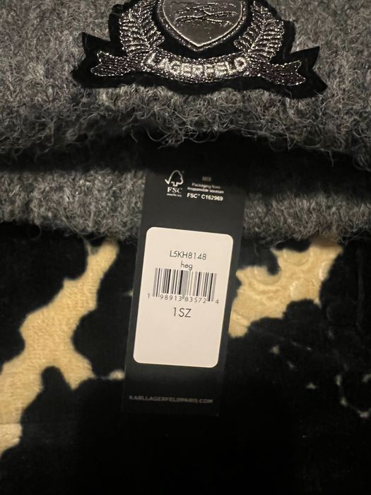 Karl Lagerfeld,Calvin Klein шапки