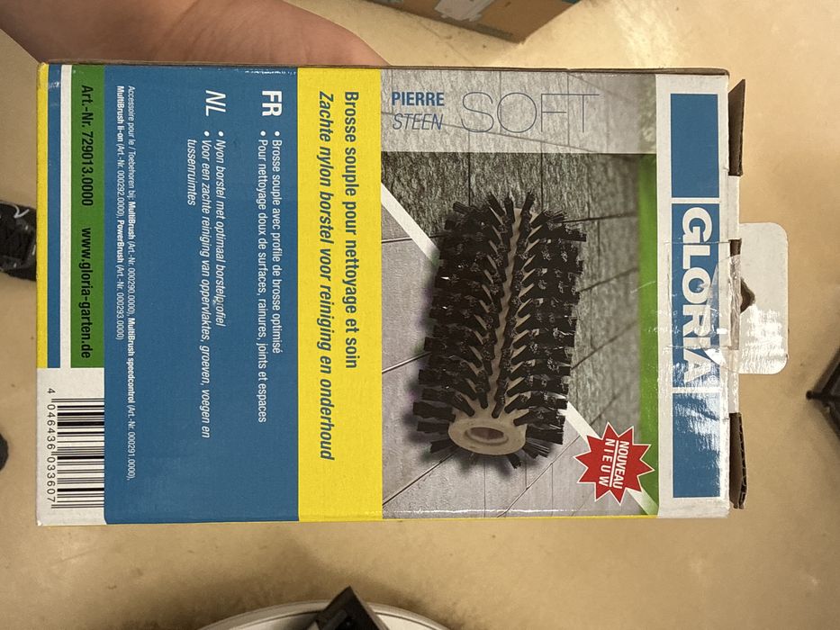 Мултифункционална четка за дървесни и каменисти повеърхности