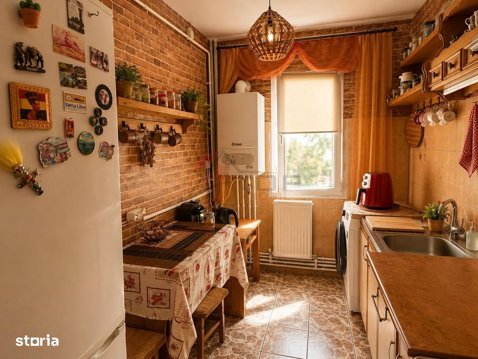 Vanzare apartament 3 camere - Podu Ros - etaj 2