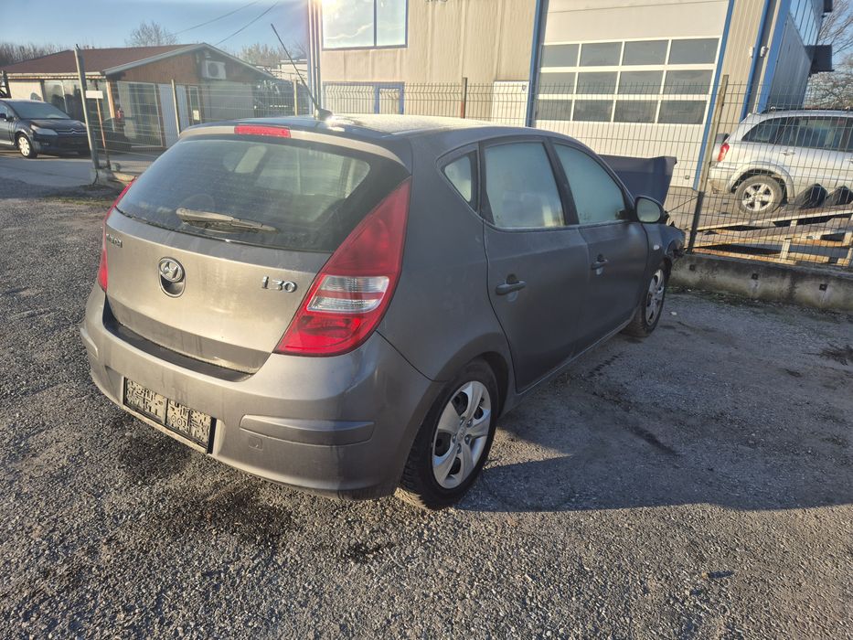 Хюндай  и 30    1.4 бензин