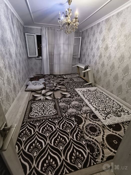 Quyliq bozori yonida kvartera bor. Qizlarga 6xonali dom navastroyka