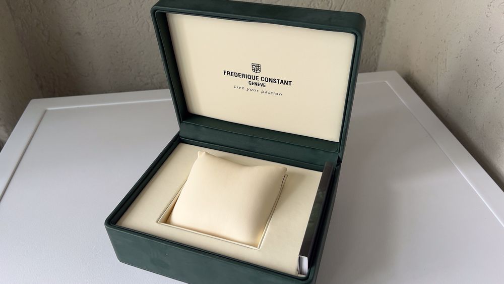 Cutie originală pentru ceasul Frederique Constant Geneve,