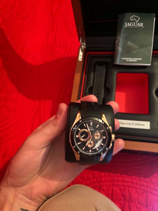 Ceas seiko și ceas Jaguar