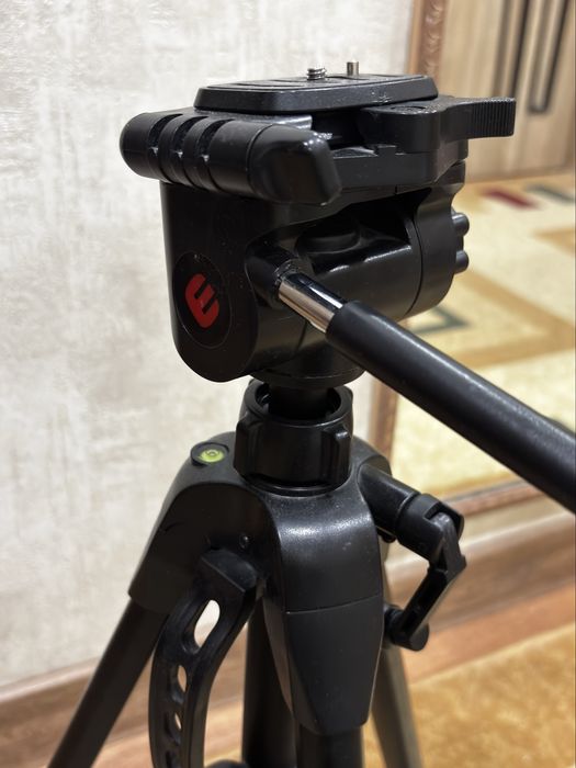 Штатив для мобильных и камер