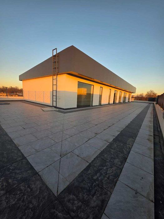 Продаётся готовое здание под мед. клинику, учебный центр массив Феруза