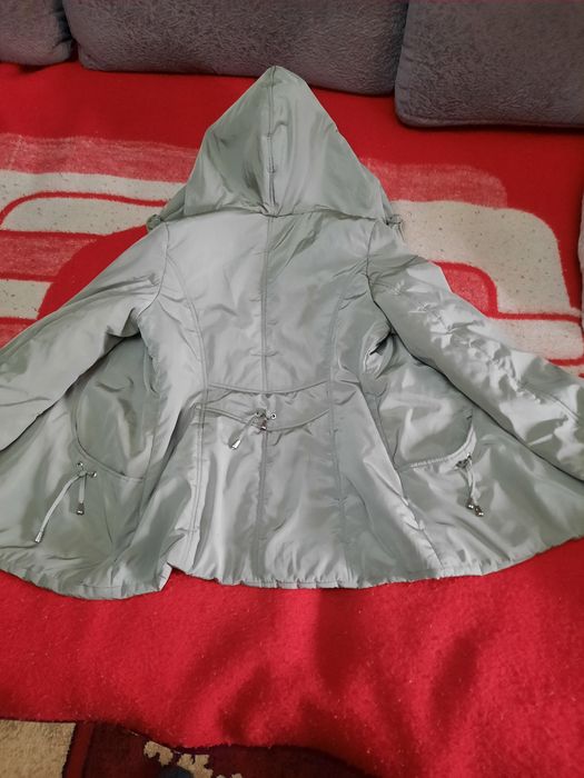 Продаётся женская куртка