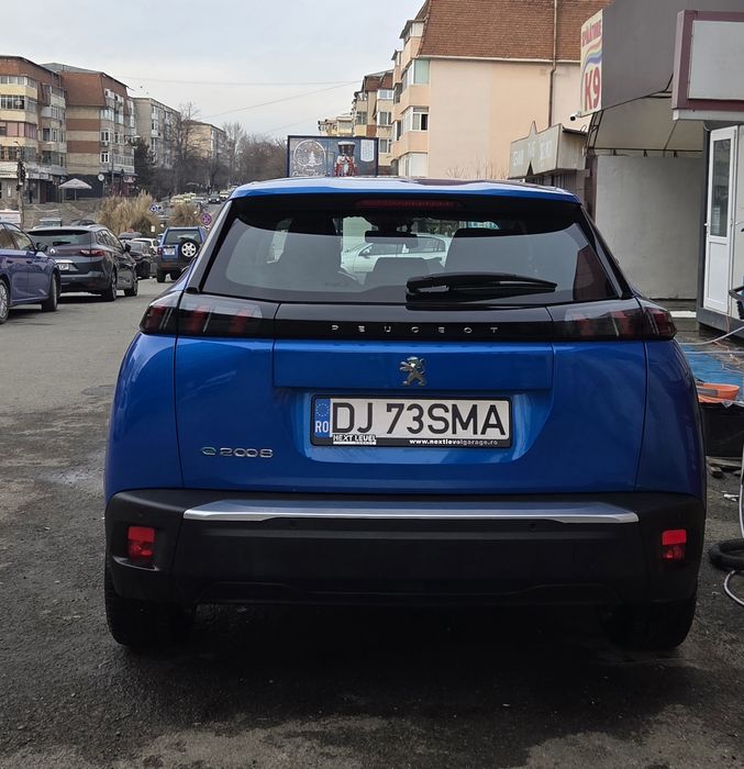 Peugeot e-2008 electric