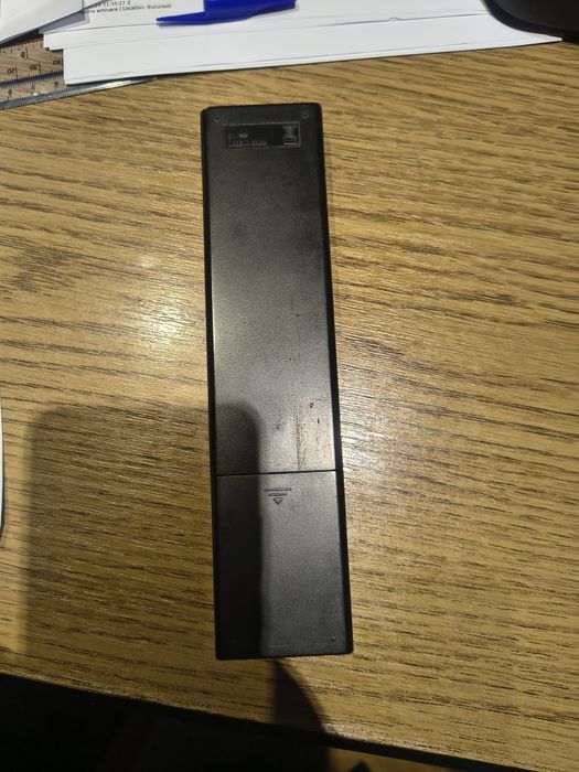 Telecomanda Tv Sony cu  taste Netflix și Youtube5