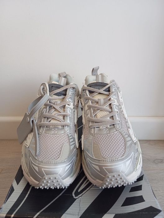 Offwhite BrB - Marimea 42 - alb/argintiu