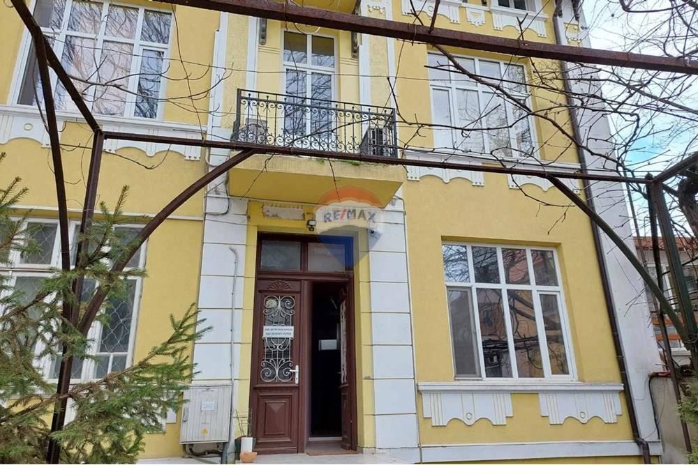 Помещение под наем, Център, гр.Варна Д.В 4245