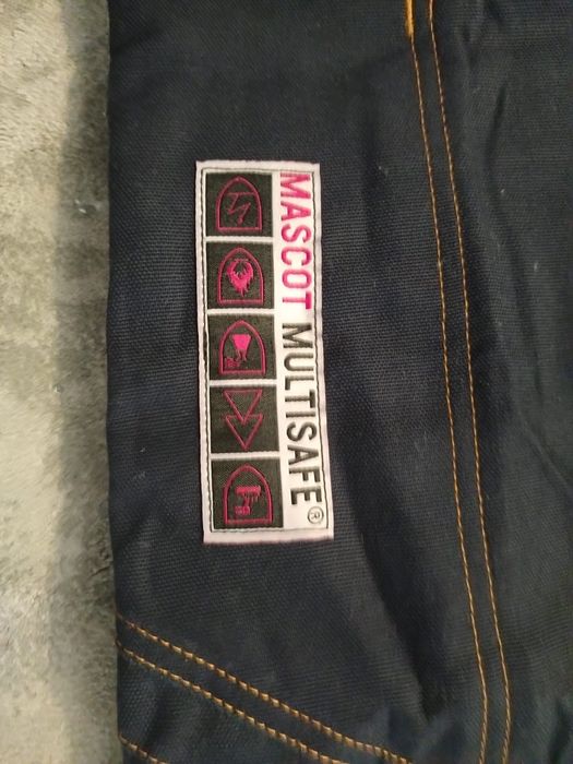 Pantaloni lucru Mascot