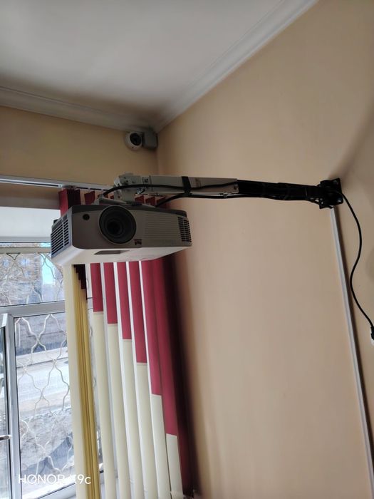 Проектор с экраном в г.Семее