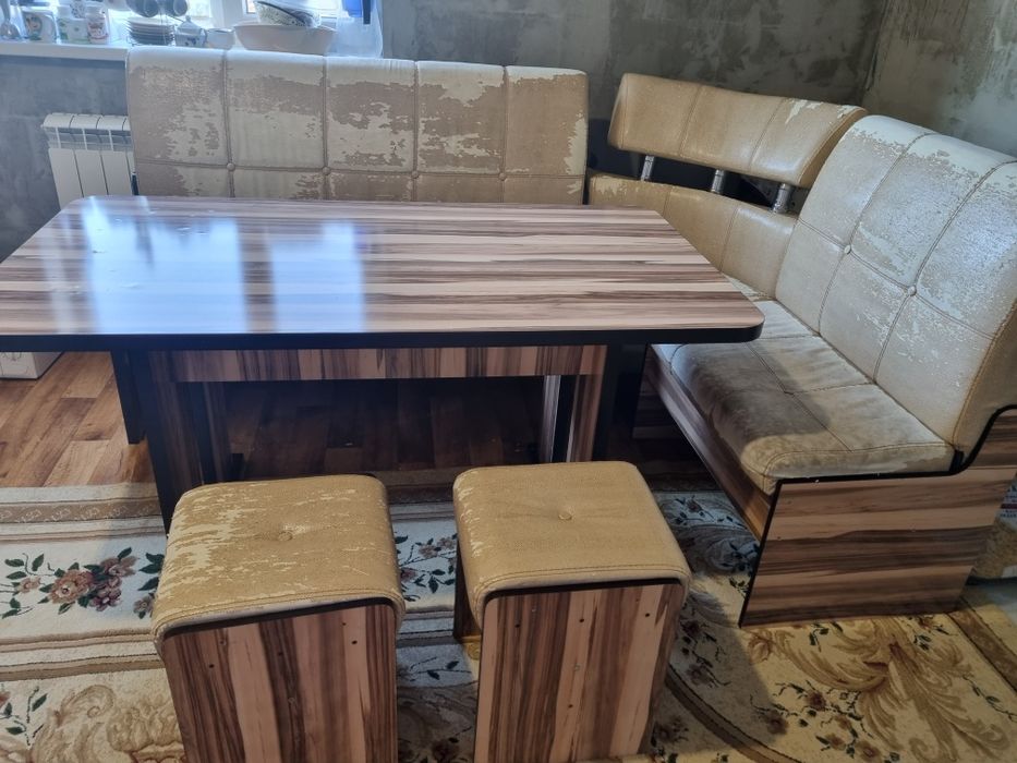 Продам кухонный уголок