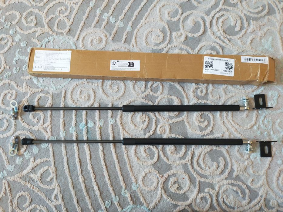 Амортизаторы капота Митсубиси аутлендер