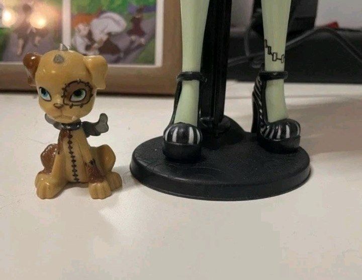 френки monster high база