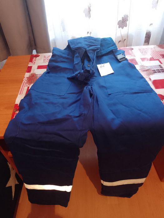 Salopete bărbați vătuite noi mărimea 56 și 44 Si manusi lacatus