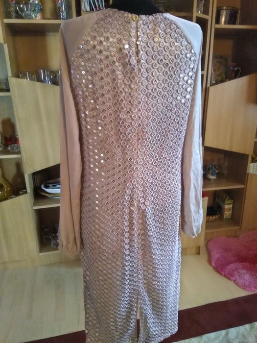 Vind rochii de gală