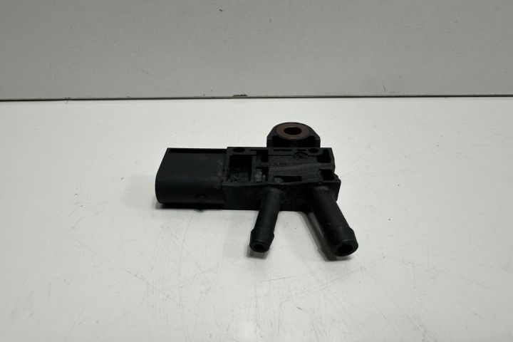 Senzor presiune gaze evacuare A0061539528 Mercedes-Benz E-Class W212