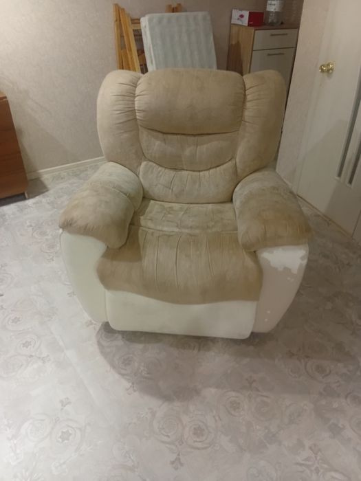 Продам кресло качалку