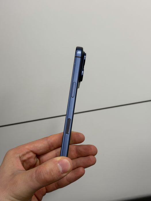 Продавам iPhone 17 PRO 87 цикъла